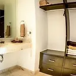 Elements 216 2 Bedroom Condo By Redawning